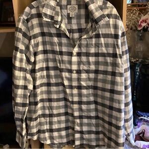 Men’s plaid shirt